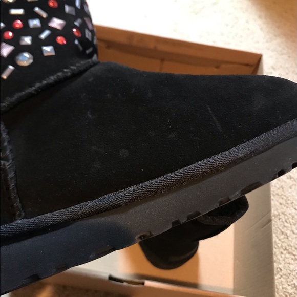 UGG CLASSIC SHORT STUD II Boots Size 8,10 - Picture 10 of 12